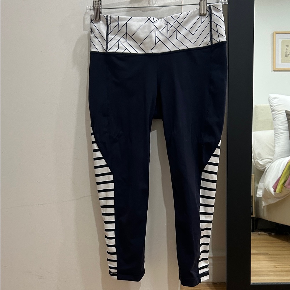 Athleta Navy and White Patterned Leggings